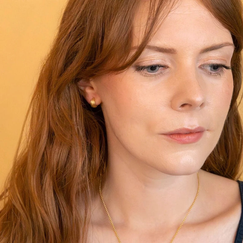 RIDGED CHUNKY GOLD HUGGIE HOOPS