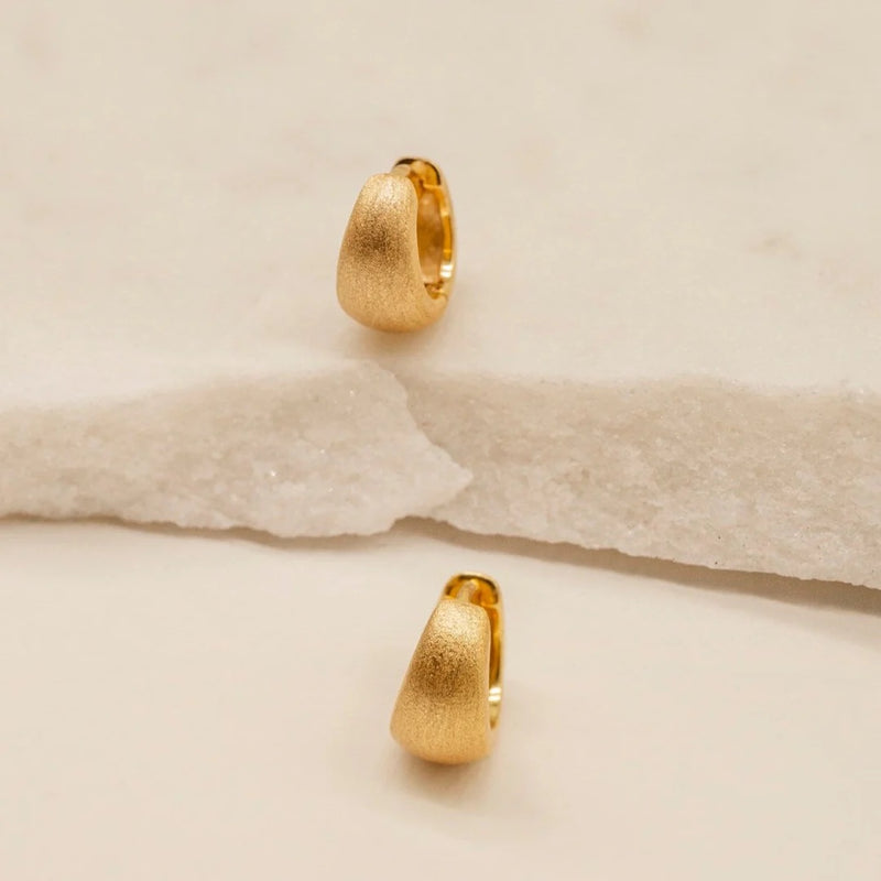 BRUSHED GOLD CHUNKY HUGGIE HOOPS