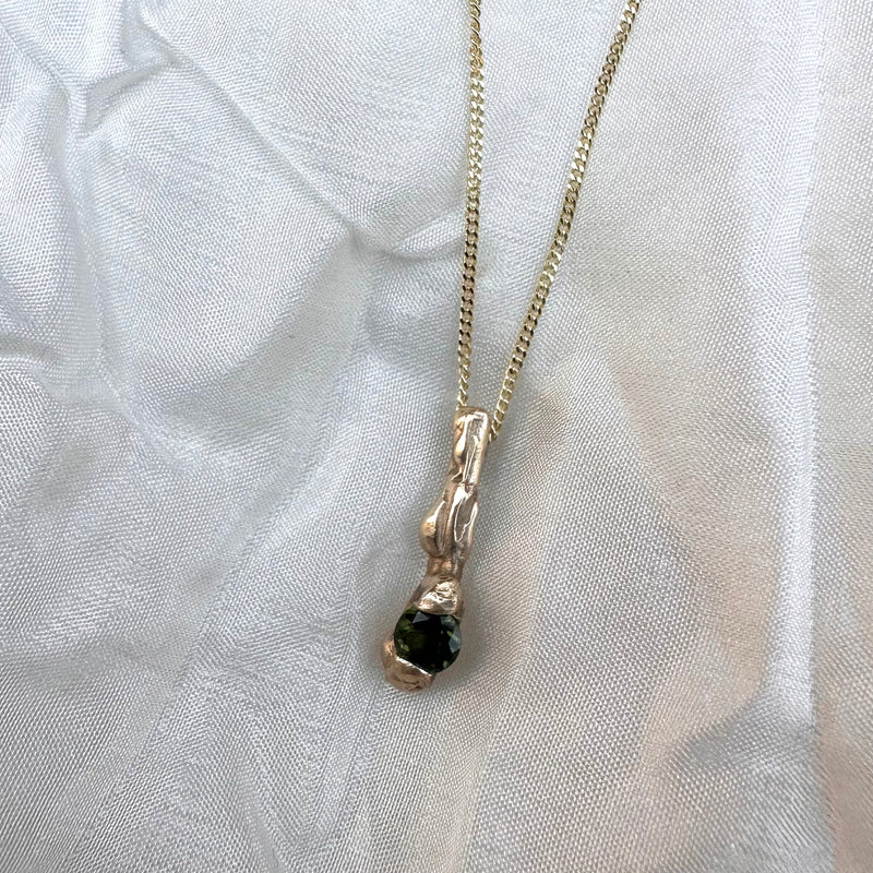 Cave 9ct Yellow Gold 4mm Round Green Tourmaline Treasure Slim Bar Pendant Necklace