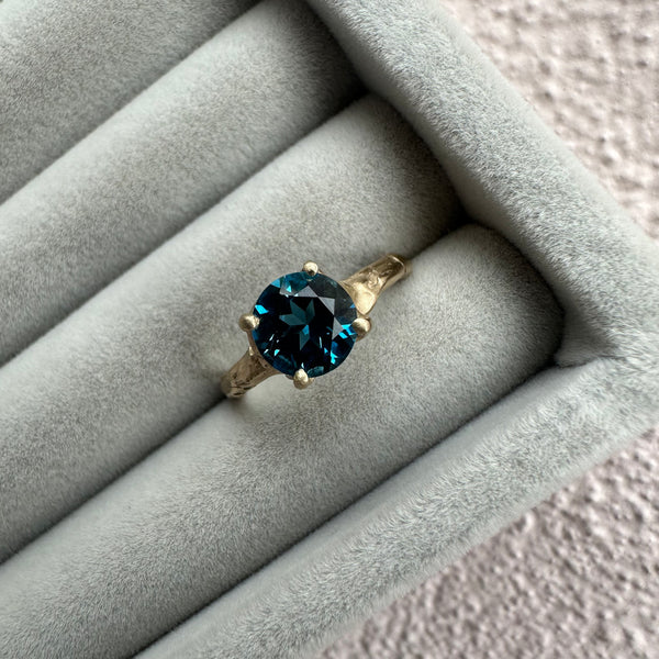 Cave 9ct Yellow Gold & London Blue Topaz Treasure Ring