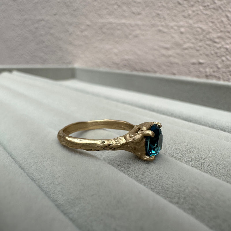 Cave 9ct Yellow Gold & London Blue Topaz Treasure Ring