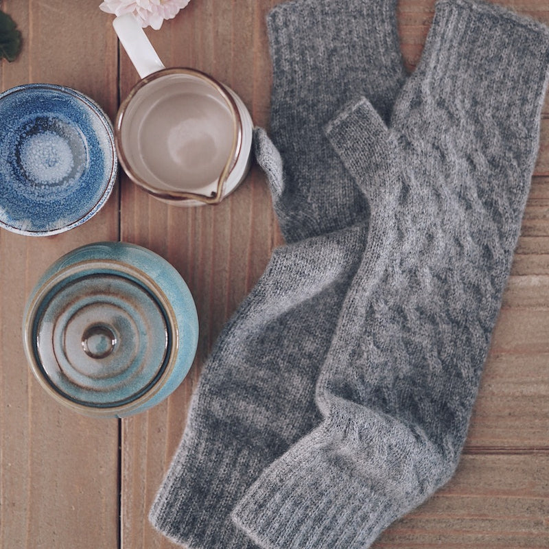 Long Cable Knit Cashmere Hand Warmers - Grey