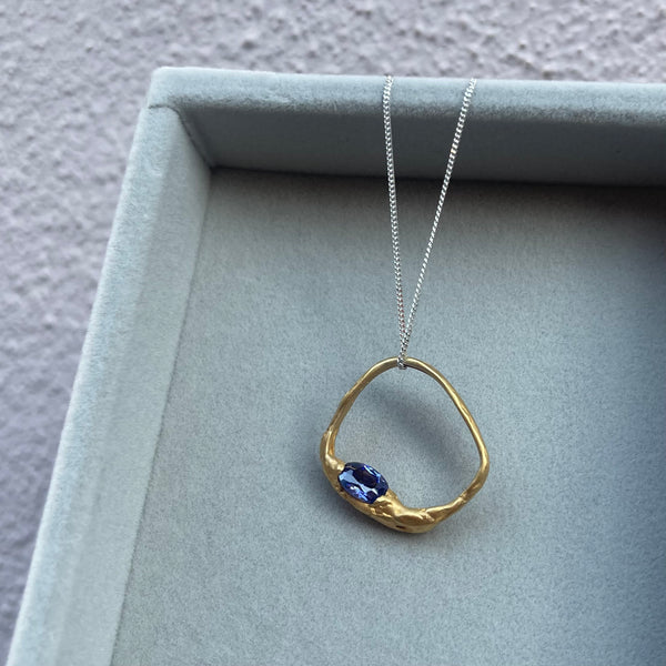 Cave 23ct Yellow Gold Plated Silver & Tanzanite Cubic Zirconia Pendant (RW1158)