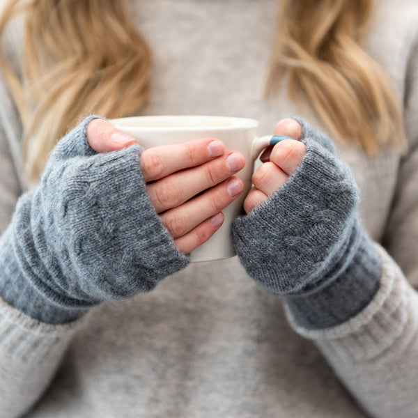 Cable Knit Cashmere Hand Warmers - Grey