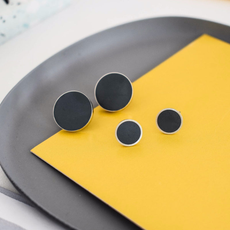 Grey Round Resin Stud Earrings - Medium