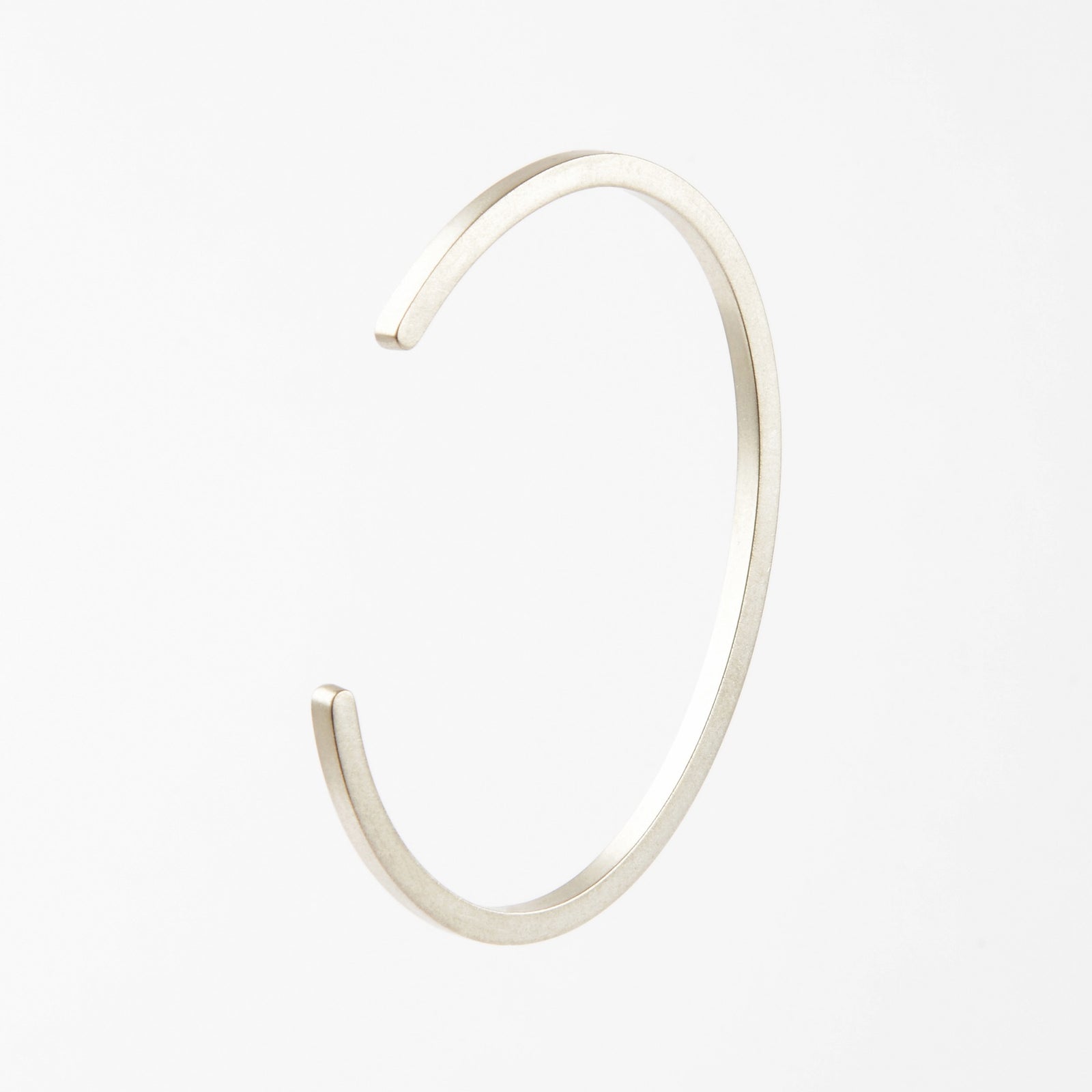 Tom Pigeon｜Beton Bangle (silver) Beton Bangle - Silver • Ada Gallery • Contemporary Handcrafted
